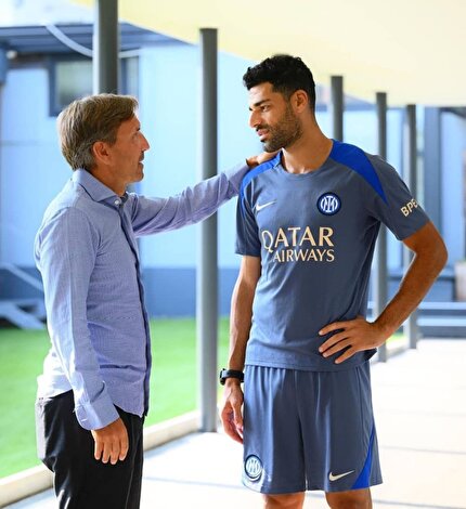 Coach of national team in Inter Milan's training sessions