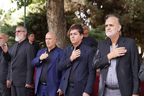 Holding a vow ceremony at the National Football Center