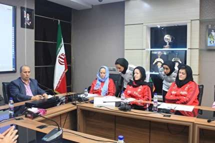 دوره آموزش مربیگری فوتبال پایه بانوان برگزار می شود