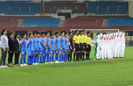 شکست ملی پوشان برابر میزبان