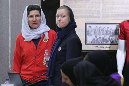 برگزاری مراسم افتتاحیه کلاس مربیگری فوتبال پایه بانوان+ عکس