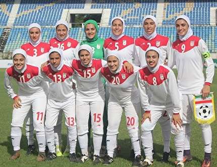 پایان نیمه نخست دیدار دوستانه تیم ملی جوانان بانوان برابر آذرخش