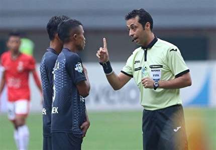 قضاوت بنیادی فر در رقابت های AFC CUP