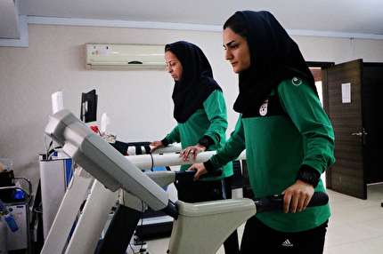 انجام معاینات تخصصی پزشکی و آمادگی جسمانی داوران فوتسال+ عکس