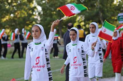 برگزاری مراسم افتتاحیه فستیوال فوتبال پایه دختران در اروگاه ایثار