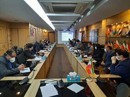 دبیرکل فدارسیون فوتبال جلسه ای را با مسئولین فدراسیون برگزار کرد