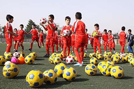 هیاتها لیست مدارس مجاز فوتبال خود را تا اواسط مرداد ماه  به فدراسیون ارسال کنند
