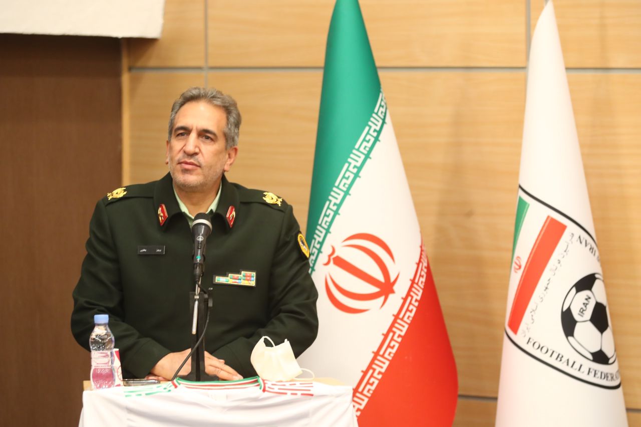 همایش تقدیر از عوامل امنیتی و انتظامی در برگزاری مسابقات فوتبال ملی و باشگاهی همایش تقدیر از عوامل امنیتی و انتظامی در برگزاری مسابقات فوتبال ملی و باشگاهی