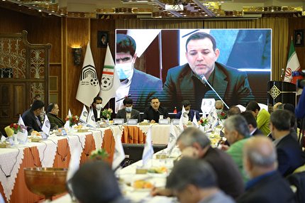 عزیزی خادم: امروز تمام زوایای فوتبال مشخص است/ برخی فقط می آیند یک گل بی اندازند و بروند