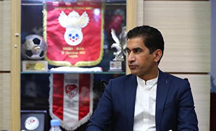 کامرانی فر: فدراسیون از بزرگان فوتبال حمایت می کند
