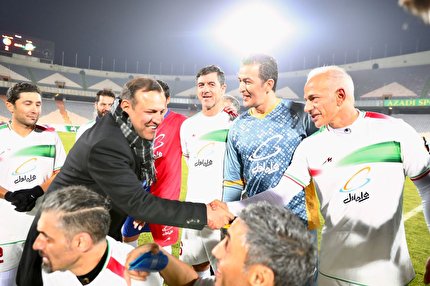 حضور رییس فدراسیون در دیدار دوستانه منتخب 98  و سرخابی ها