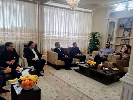 ديدار سرپرست و اعضاى هيات رييسه فدراسيون با خانواده شهيد شوشترى