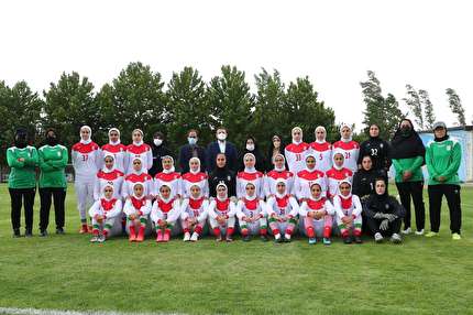 عزیزی خادم: یکی از اهداف اصلی ما تلاش برای توسعه بانوان است