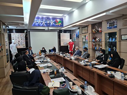 نشست کارگروه کانون مربیان با سرمربیان تیم های ملی بانوان برگزار شد