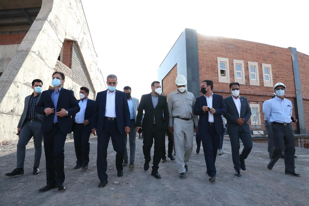 بازدید عزیزیخادم از ورزشگاه در حال ساخت مس کرمان بازدید عزیزیخادم از ورزشگاه در حال ساخت مس کرمان