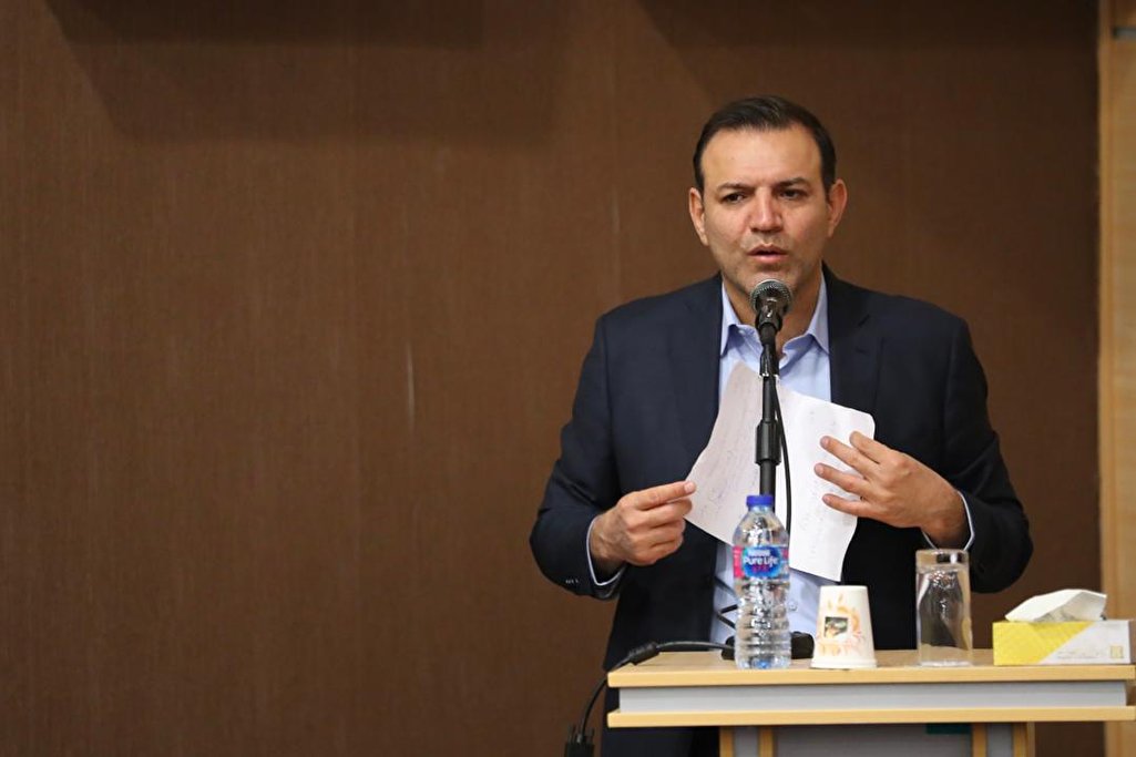 عزیزی خادم: همه بخشها ملزم به تدوین برنامه بر پایه همفکری هستند عزیزی خادم: همه بخشها ملزم به تدوین برنامه بر پایه همفکری هستند