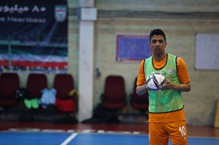 طیبی: مانند مردم برای موفقیت تیم ملی دعا میکنم