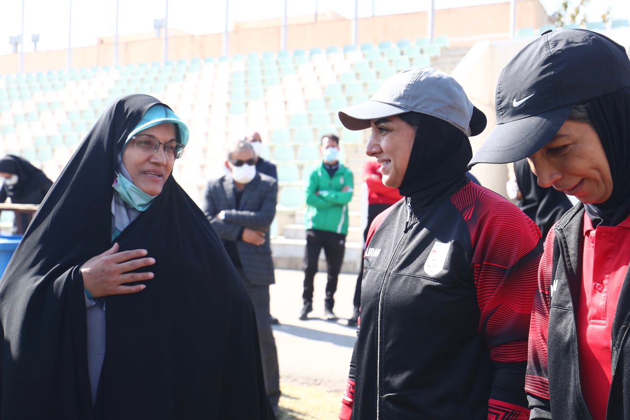 حضور نمایندگان مجلس شورای اسلامی در جمع ملی پوشان بانوان حضور نمایندگان مجلس شورای اسلامی در جمع ملی پوشان بانوان