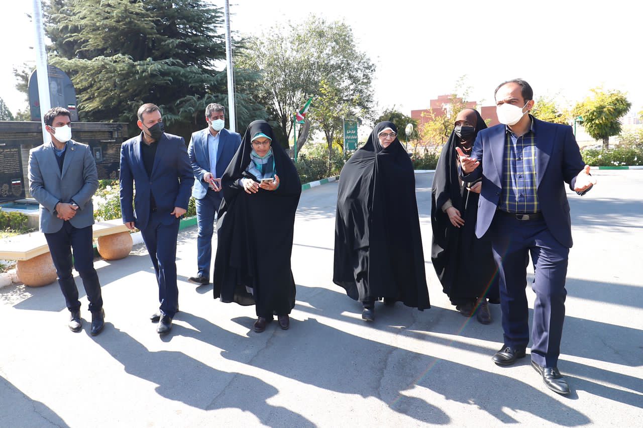 حضور نمایندگان مجلس شورای اسلامی در جمع ملی پوشان بانوان حضور نمایندگان مجلس شورای اسلامی در جمع ملی پوشان بانوان