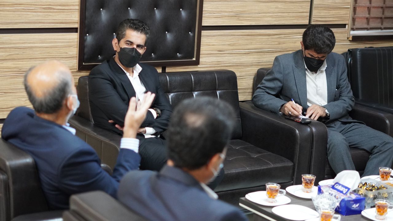 نشست مشترک مسئولان فدراسیون و مدیرکل ورزش و جوانان استان بوشهر برگزار شد نشست مشترک مسئولان فدراسیون و مدیرکل ورزش و جوانان استان بوشهر برگزار شد
