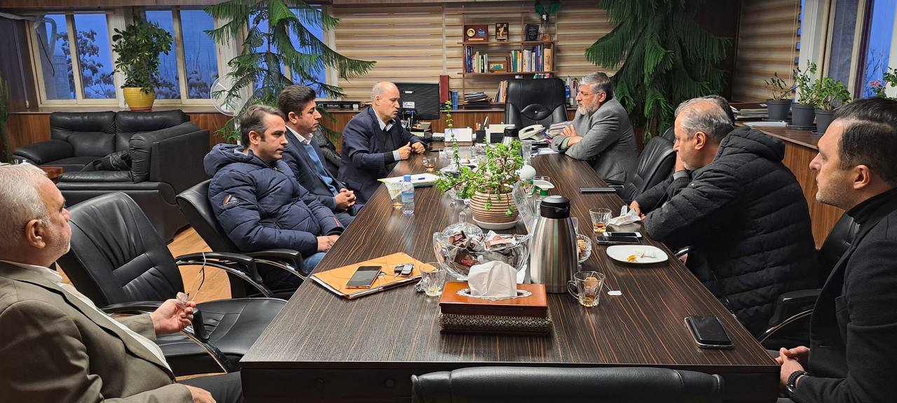 تاج:پرسپولیس و استقلال نباید از سایر باشگاهها عقب بمانند تاج:پرسپولیس و استقلال نباید از سایر باشگاهها عقب بمانند