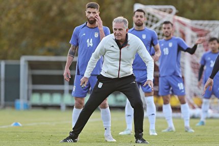 تمرین تیم ملی فوتبال در دو گروه با حضور رسانه‌ها