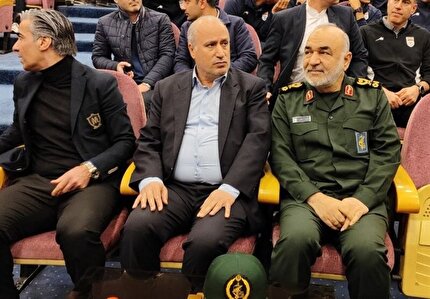 حضور سرلشکر سلامی در جمع ملی‌پوشان فوتبال