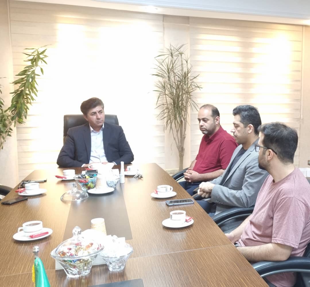 نشست صمیمانه دبیر کل با مسئولان IT فدراسیون و سازمان لیگ فوتبال برگزار شد نشست صمیمانه دبیر کل با مسئولان IT فدراسیون و سازمان لیگ فوتبال برگزار شد