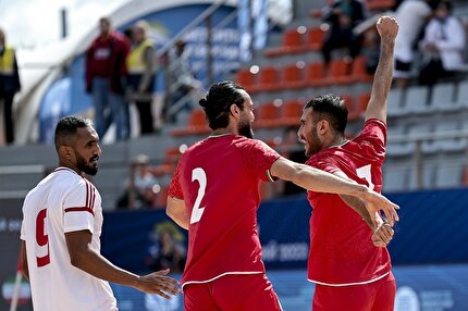 ایران 10 - امارات صفر / زانو زدن میزبان جام جهانی فوتبال ساحلی 2024 مقابل یوزهای پا برهنه‌ی ایران