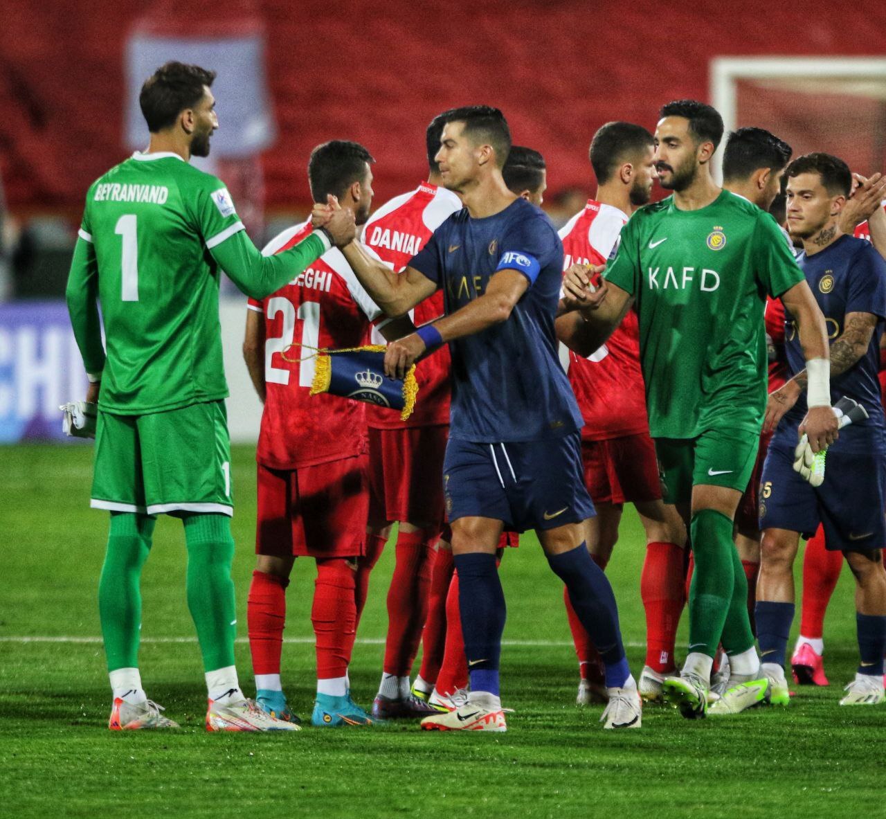 ایران و عربستان؛ گامی به سوی «صلح و فوتبال» ایران و عربستان؛ گامی به سوی «صلح و فوتبال»