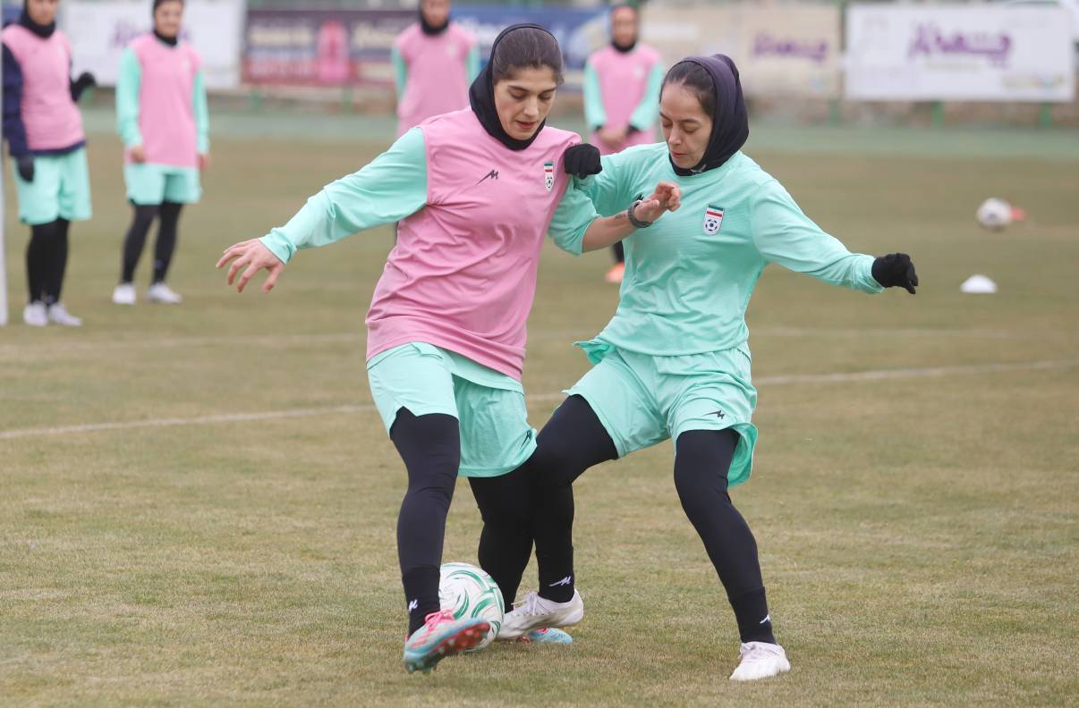 برگزاری نخستین تمرین تیم ملی فوتبال بانوان برگزاری نخستین تمرین تیم ملی فوتبال بانوان