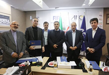 تصاویری از جلسه تاسیس مدرسه عالی مهارتی فوتبال
