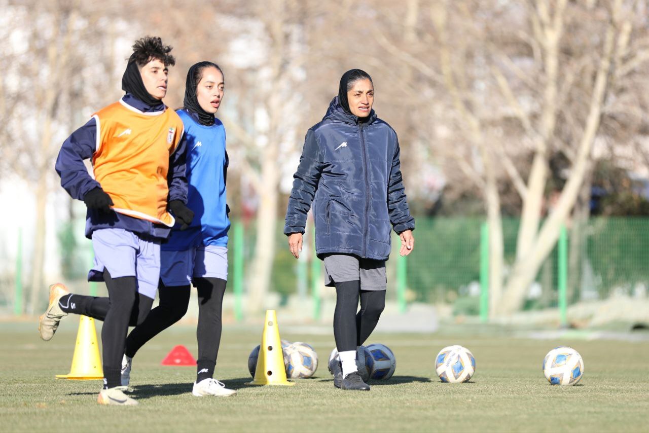 مرور تاکتیکی فیلیپین در تمرین امروز تیم ملی فوتبال بانوان مرور تاکتیکی فیلیپین در تمرین امروز تیم ملی فوتبال بانوان