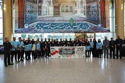 ورود تیم ملی فوتبال بانوان به مشهد ورود تیم ملی فوتبال بانوان به مشهد