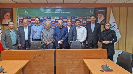 تقدیر رئیس فدراسیون فوتبال از اعضای هیات بدوی تقدیر رئیس فدراسیون فوتبال از اعضای هیات بدوی