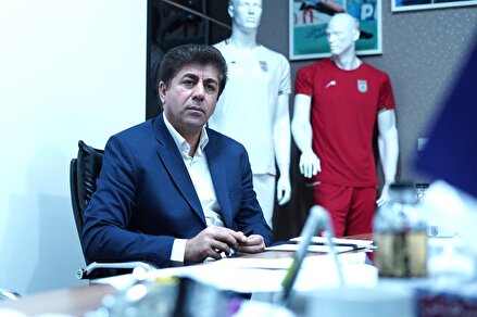 صحبت های دبیرکل و سرمربی تیم ملی امید در تمرین این تیم