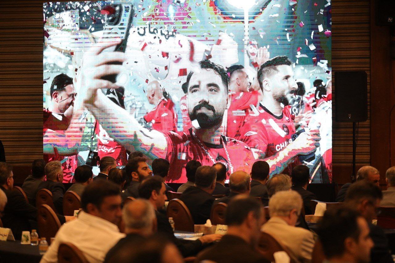 در انتظار فصل نو در انتظار فصل نو