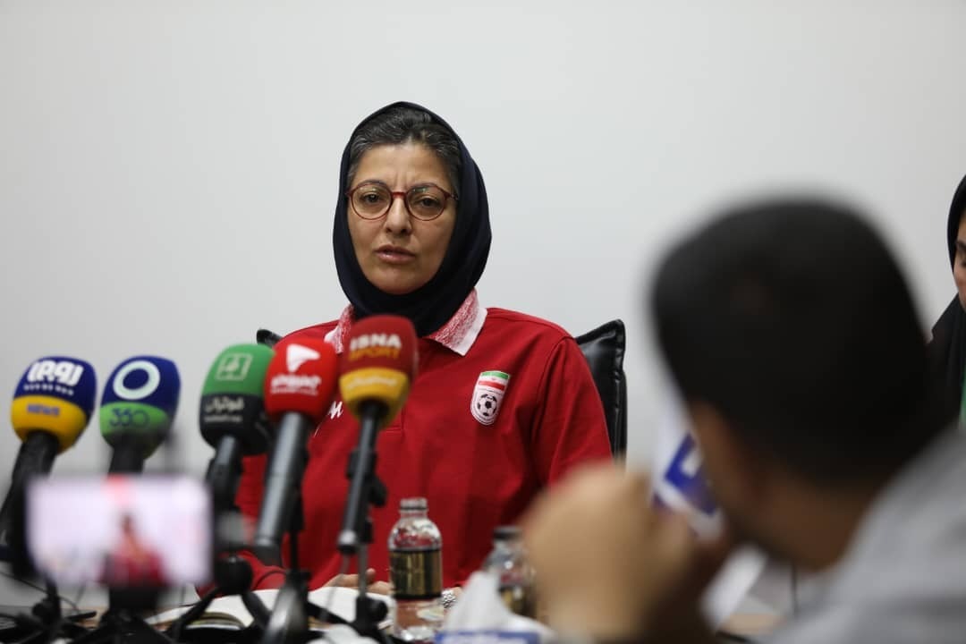 مظفر: کار سختی پیش روی تیم ملی فوتسال بانوان است مظفر: کار سختی پیش روی تیم ملی فوتسال بانوان است
