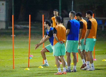 تمرین آخر تیم ملی؛ از تقدیر طارمی تا مرور تاکتیکها تمرین آخر تیم ملی؛ از تقدیر طارمی تا مرور تاکتیکها