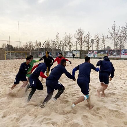 ویدیو: تمرین با نشاط امروز صبح ساحلی بازان در زمین ساحلی