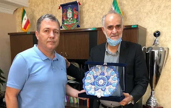مرور برنامه های آتی تیم ملی و اهدا یادبود به اسکوچیچ توسط دبیرکل