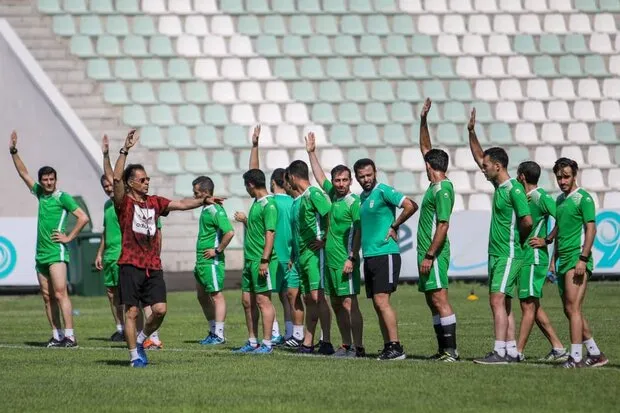 برگزاری دوره توجیهی نیم فصل داوران لیگ برتر فوتبال