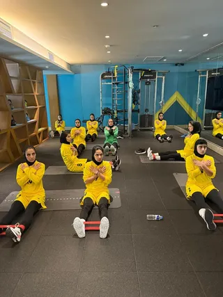 999