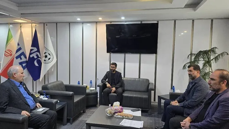 جلسه سرمربی و مدیران تیم ملی امید با رئیس فدراسیون