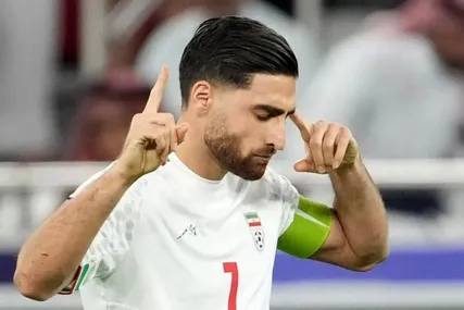 گل طلایی AJ7 
