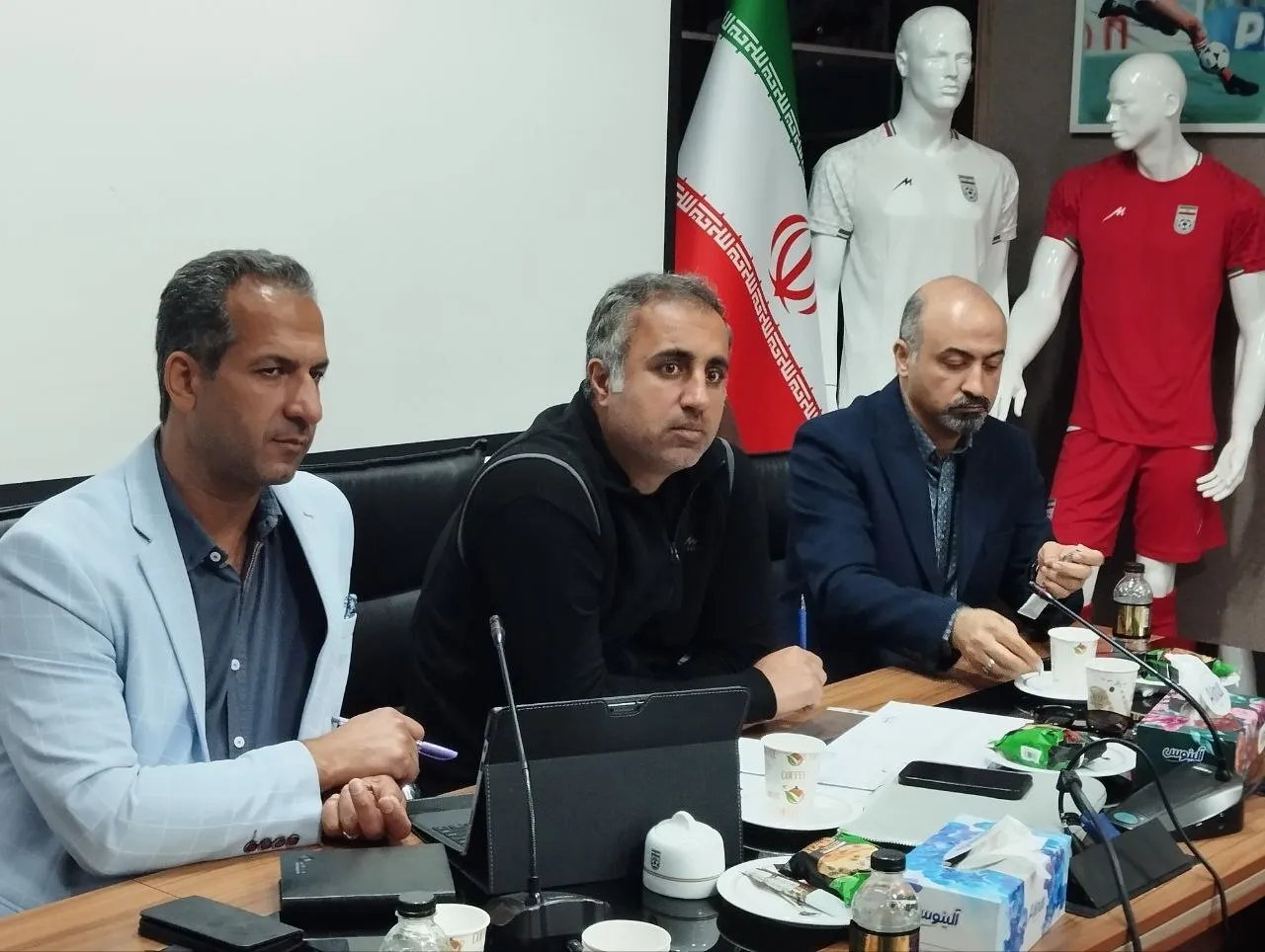 برگزاری جلسه برای برگزیدگان پیمانکاری ساختمان فدراسیون