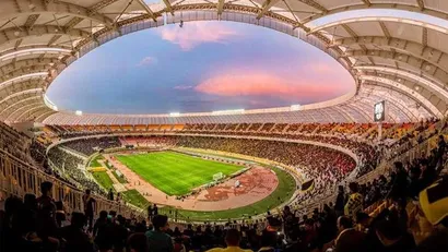 یک قرار فوتبالی در نصف جهان