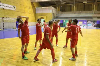 بازی دوستانه