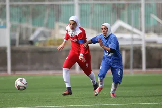 بازی دوستانه تیم جوانان و بزرگسالان بانوان