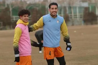 ۸۷۷